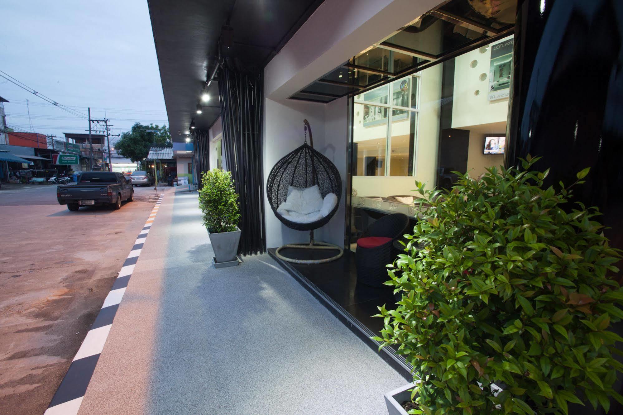 Hotel MD Grand Nakhon Si Thammarat Exterior foto